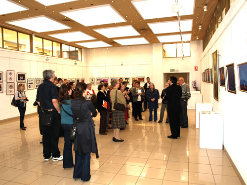 Centro Cultural Nicols Salmern de Madrid. Exposicin en honor del 75 Aniversario del Pacto Roerich y en los lmites de la Marcha de la Paz.